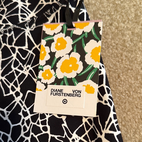 Diane Von Furstenberg Black and White Patterned Leggings - Picture 2 of 3